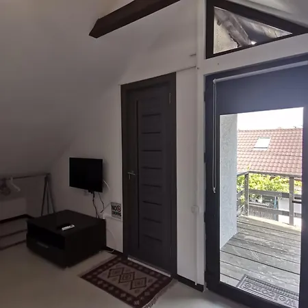 Casuta Din Gradina *