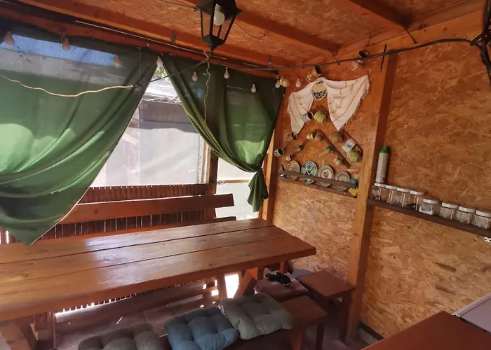 Casuta Din Gradina Două Mai