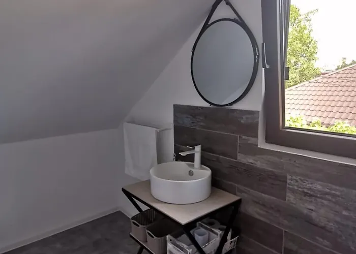 Casuta Din Gradina * Două Mai