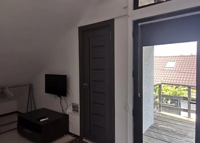 Casuta Din Gradina *