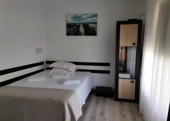 Casuta Din Gradina Διαμέρισμα Două Mai