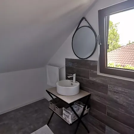 Casuta Din Gradina * Două Mai