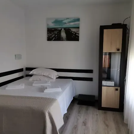 Casuta Din Gradina Lägenhet Două Mai